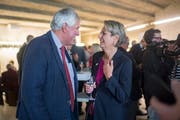 Karin Keller-Sutter mit Hansjörg Walter, früher Bauernpräsident und Thurgauer SVP-Nationalrat. (Bild: Benjamin Manser)