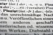 Wer bei seiner Abschlussarbeit eng betreut wird, soll weniger in Versuchung kommen, Ideen oder Inhalte abzuschreiben. Das hoffen die Uni Luzern und die Hochschule Luzern. (Bild: Getty)