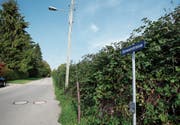 Die Gimenenstrasse soll öffentlich erklärt und damit der Eigentümer materiell enteignet werden. (Bild: Stefan Kaiser (Zug, 9. Oktober 2018))