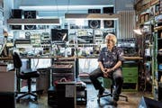 «Eigentlich will ich nur die Kunden glücklich machen.» Joe Brändli in seinem Shop. (Bild: Alexandra Wey (Zug,29. August 2018))