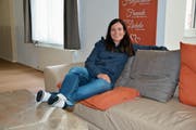 Ramona Forchini kann für einmal zu Hause in Wattwil für ein paar Wochen die Beine hoch lagern. Die Vorbereitung zur neuen Saison nimmt sie im November in Angriff. (Bild: Beat Lanzendorfer)