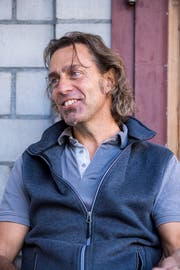Marco Casanova ist der einzige in der Umgebung von Walenstadt, der seinen Wein biodynamisch herstellt. (Bild: Thomas Hary)