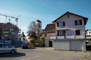 Das Haus an der Bernhardzellerstrasse 10 ist in einem schlechten Zustand. (Bild: Johannes Wey)