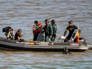 Nach den Unwettern auf Mallorca suchen Rettungskräfte im Osten der Insel im Meer nach Vermissten. (Bild: KEYSTONE/EPA EFE/CATI CLADERA)