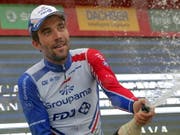 Thibaut Pinot gewinnt in der Lombardei seinen ersten grossen Klassiker (Bild: KEYSTONE/EPA EFE/MANUEL BRUQUE)