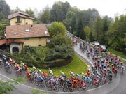 Einer von sechs Anstiegen: An der Lombardei-Rundfahrt müssen die Fahrer insgesamt 4000 Höhenmeter bewältigen (Bild: KEYSTONE/EPA ANSA/CLAUDIO PERI)