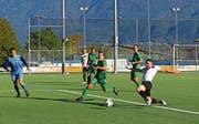 Das Auslassen von Topchancen in der ersten Spielhälfte – hier kommt Michele Beti den berühmten Schritt zu spät – rächte sich für den FC Gams. (Bild: Robert Kucera)