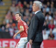 Stephan Lichtsteiner (links): Spielt er in den Plänen des Nationaltrainers noch eine Rolle? (Bild: Toto Marti/Freshfocus (Leicester, 11. September 2018))