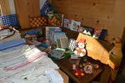 Das Hotel Friedegg in Wildhaus wird zum Bed & Breakfast. Um Platz zu schaffen, werden Bilderbücher, Gesellschaftsspiele oder Tischwäsche zum Verkauf angeboten. (Bild: Adi Lippuner, 14. Oktober 2018)