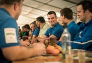 Saisonabschluss des Thurgauer Schwingerverbandes zwischen Weinfelden und Märstetten: Sämi Giger (Mitte) war selbstverständlich auch anwesend. (Bild: Reto Martin)