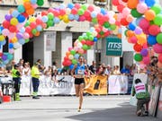 Fabienne Schlumpf ist auch auf der Strasse schnell unterwegs (Bild: KEYSTONE/ANTHONY ANEX)