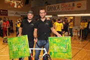 Roman Schneider (links) und Dominik Planzer sind in der Kategorie «Team des Jahres» nominiert. (Bild: Paul Gwerder, Altdorf, 3. Dezember 2017)