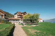 Das Restaurant/Hotel Waldheim bietet einen wunderbaren Ausblick über den Zugersee.» (Bild: Maria Schmid (Risch, 15. Oktober 2018))