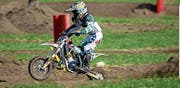 Levis Reichmuth auf seinem 50-ccm-Motorrad. (Bild: PD)