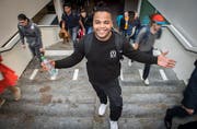Stand-Up Comedian Kiko am Bahnhof Winterthur. (Bild: Reto Martin)
