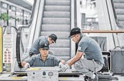 Austausch von Know-how rund um den Globus: Schindler hat 150 Entsandte in 35 Ländern. (Bild: Schindler)