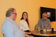 Chiara Zgraggen und Werner Biermeier diskutierten unter der Leitung von Erich Herger (rechts). (Bild: Robi Kuster, Altdorf, 14. Oktober 2018)