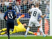 Toni Kroos schiesst mit diesem Penalty Deutschland zur 1:0-Führung gegen Frankreich (Bild: KEYSTONE/AP/FRANCOIS MORI)