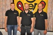 Der Präsident des Urner Skiverbands, Urs Briker, flankiert von seinen beiden Ressortchefs, Thomas Infanger (Alpine, rechts), und Tino Walker (Nordische). (Bild: Josef Mulle, Attinghausen, 15. Oktober 2018)