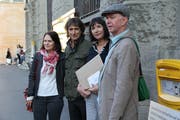 Auch SP-Nationalrätin Claudia Friedl (links) unterstützt die Petition.