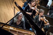 Martha Argerich (77) nahm es im KKL punkto Highspeed sogar mit James Bond auf. (Bild: Pius Amrein, 18. Oktober 2018)