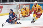 Nolan Diem (rechts) ersetzt in Langnau Yannick-Lennart Albrecht, der neu in Zug spielt. (Bild: Melanie Duchène/Keystone (Zürich, 25. September 2018)