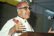 Ist am 14. Oktober von Papst Franziskus heiliggesprochen worden: Erzbischof Óscar Romero (1917–1980). Hier bei einer Predigt in San Salvador Ende der 1970er-Jahre. (Bild: PD/Bethlehem-Mission Immensee)