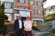 Die Zukunft und Vergangenheit des Hotels Ochsen. Markus Neff, Verwaltungsrat von Kingshouse Immobilien AG, und Esther Schönenberger, ehemalige Besitzerin. (Bild: Gianni Amstutz)