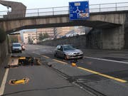 Zum Unfall kam es auf der General-Guisan-Strasse in Zug. (Bild: Zuger Polizei)