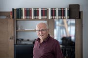 Schreibt, wie ihm der Schnabel gewachsen ist: Josef Ehrler, Buchautor aus Marbach. (Bild: Pius Amrein, 9. Oktober 2018)