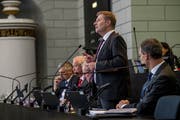 Erfolg für den Luzerner Finanzdirektor Marcel Schwerzmann und die Regierung: Der Kantonsrat hiess am Donnerstag sowohl das Budget für 2019 als auch den Aufgaben- und Finanzplan bis 2022 gut. (Bild: Nadia Schärli, 22. Oktober 2018)