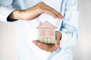 Im Trend liegen moderne Steuerungen von Alarmanlagen via App. (Bild: Getty)