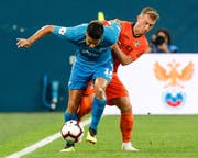 Marco Aratore (rechts) im Zweikampf mit Zenits Christian Noboa.(Bild: Imago, Mike Kireev, 19. August 2018, St.Petersburg)