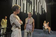 (v. l.): Anja (Evelyne Gugolz), Uta (Nicole Lechmann), Micha (Manuel Löwensberg), Jelena (Vivien Bullert), Sonja (Nina Langensand). (Bild: D. Wunderli/PD)