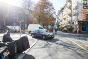 Das Hirschmattquartier, auf dem Bild die Kreuzung Waldstätterstrasse - Kaufmannweg, wird nicht einmal im Monat autofrei (Bild: Manuela Jans-Koch (Luzern, 25. Oktober 2018))