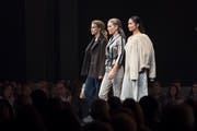 Impressionen vom «Fashio Day» im Luzerner Saal des KKL: Zahlreiche Models präsentierten vielfältige Eigenkreationen von Luzerner Modedesignern. (Bild: Pius Amrein (Luzern, 24. Oktober 2018))