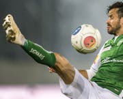Ärger im Netz: St.Gallens Tranquillo Barnetta nutzt die Sozialen Medien sehr zurückhaltend. Trotzdem sorgte ein Posting auf seinem Facebook-Profil in seiner Schalke-Zeit für Aufregung. (Montage: mar)