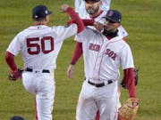 Jubel der Bostoner nach dem 4:2-Heimsieg in Spiel 2 der World Series (Bild: KEYSTONE/AP/ELISE AMENDOLA)