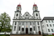 Die Klosterkirche St. Urban von Aussen. (Bild: Roger Grütter, 27. Juli 2011)