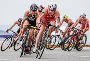 Die Urner Triathletin Jolanda Annen (vorne) beim Weltcup-Rennen in Salinas (Ecuador). (Bild: PD)