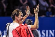 Federer entspannt (Bild: Daniela Frutiger/freshfocus)