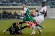 St. Gallens Jordi Quintillà (Mitte) kehrt gegen den FC Zürich ins Team zurück. (Bild: Andy Müller/Freshfocus)