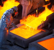 Blick in eine Kupferschmelze von Glencore in Chile (Bild: PD)