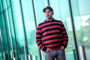 Der ehemalige Einbrecher und heutige Sicherheitsberater Hammed Khamis vor dem KKL in Luzern. (Bild: Pius Amrein, 22. Oktober 2018)