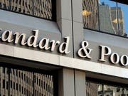 Die Bonitätswächter von Standard & Poor's (S&P) schicken am Freitag ein Warnsignal in Richtung Italien - der Finanzausblick wurde in die Kategorie «negativ» eingestuft. (Bild: KEYSTONE/EPA/JUSTIN LANE)