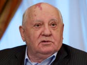 Der ehemalige sowjetische Präsident Michail Gorbatschow warnt vor einem Wettrüsten zwischen den USA und Russland. (Bild: KEYSTONE/AP/IVAN SEKRETAREV)