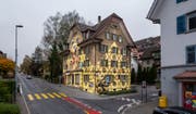 Ein Bär ziert neu das Gebäude an der Bernstrasse 62. (Bild: Stefano Schröter/ABL (Luzern, 26. Oktober 2018))