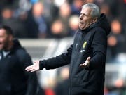Lucien Favre ist gegen Hertha Berlin nicht immer voll zufrieden (Bild: KEYSTONE/EPA/FRIEDEMANN VOGEL)