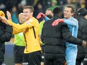 Gross der Jubel bei YB nach der Wende gegen Sion (Bild: KEYSTONE/PETER SCHNEIDER)