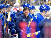 Arno Del Curto durchlebt beim HC Davos aktuell eine schwere Zeit (Bild: KEYSTONE/JUERGEN STAIGER)